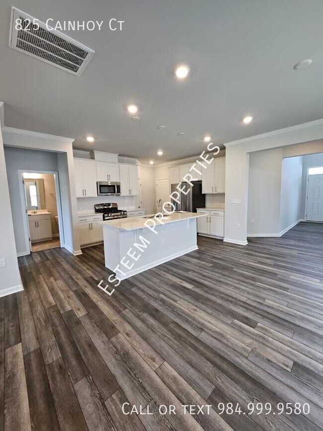 Building Photo - 825 Cainhoy Ct