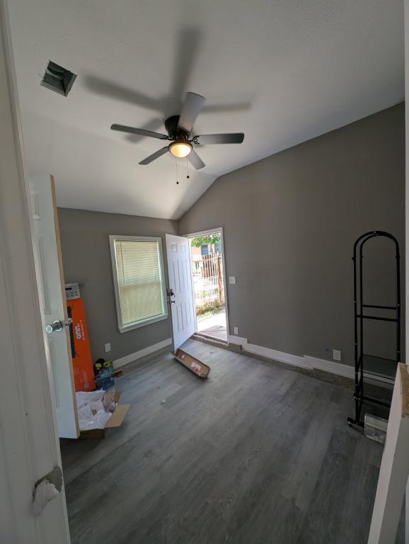 Foto del edificio - 3024 Searcy Dr