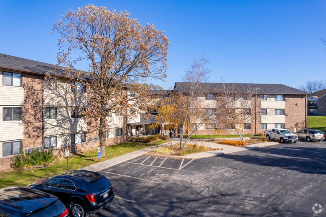 Building Photo - Breezewood Village II