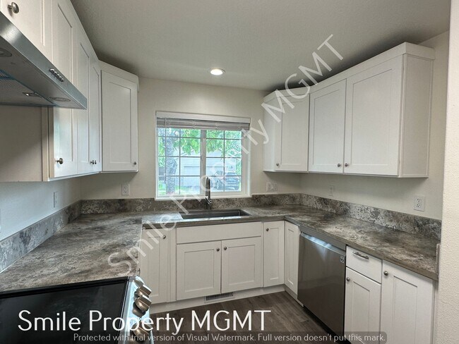 Foto del edificio - Beautifully Updated Home for Rent in Happy Valley