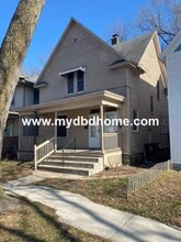 Building Photo - 1230 Oakland St