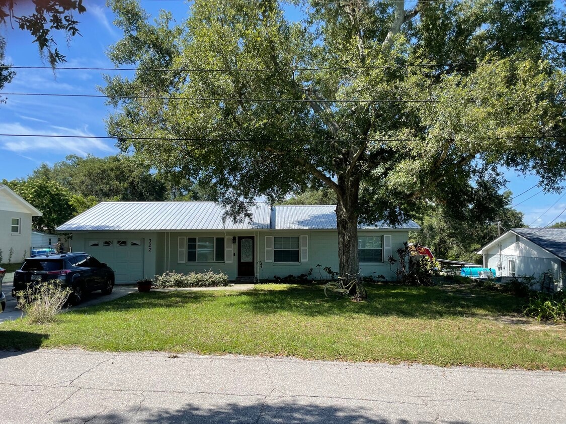 Primary Photo - 322 W Sample Ave