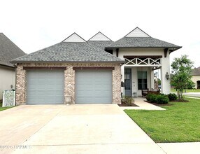 Building Photo - 200 Cypress View Dr