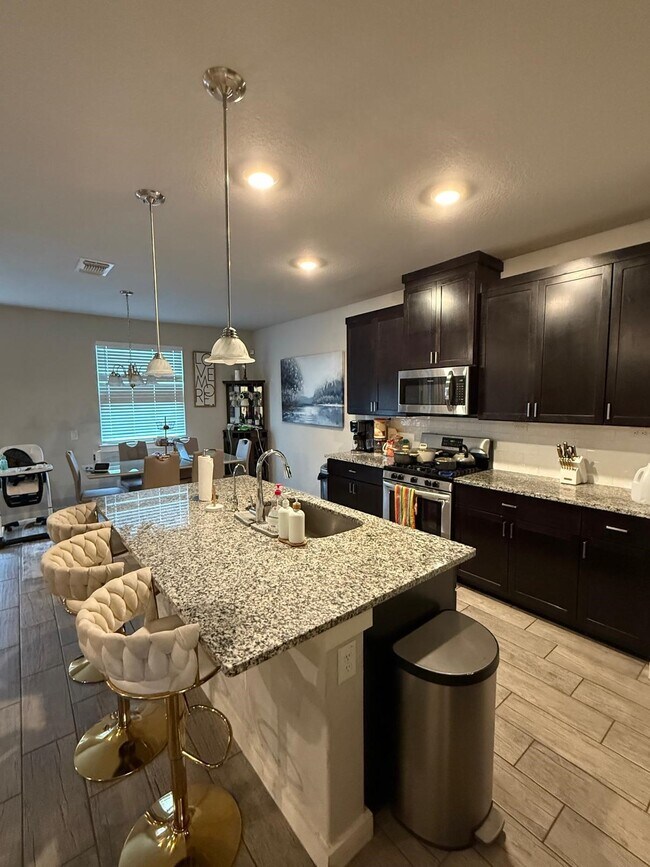 Foto del edificio - 740 Ft Leonard