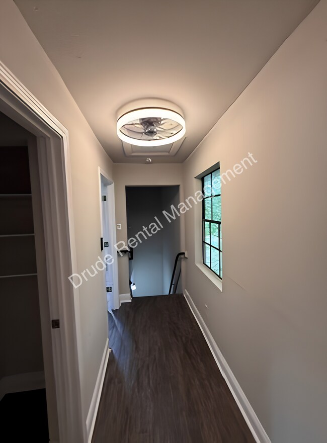 Foto del edificio - Remodel and Charming Home
