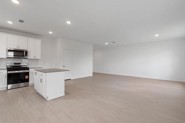 Building Photo - 24656 Monarch Forest Dr