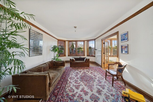 Building Photo - 5433 S E View Park