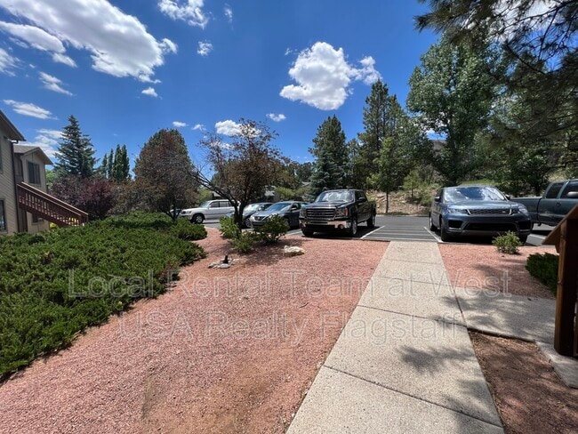 Building Photo - 2721 N Walnut Hills Dr