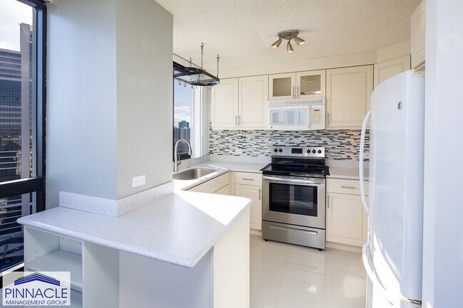 Building Photo - 876 Curtis St