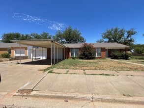 Building Photo - 1002 N 17th St