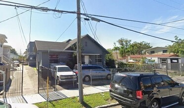 Building Photo - 850 NW 2nd St