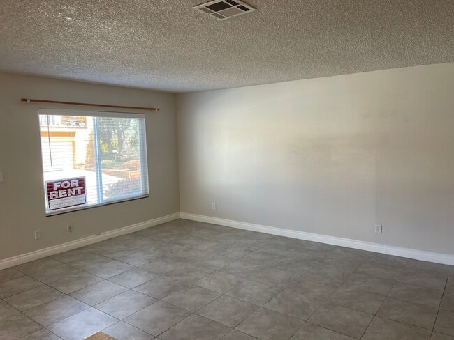 Building Photo - 13755 Caminito Vizzini