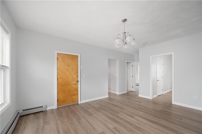 Foto del edificio - 117 Englewood Ave