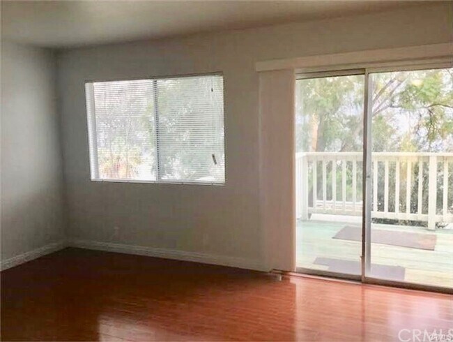 Foto del edificio - Nice 2 Story Condo