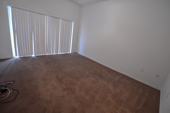 Foto del edificio - 1830 Sandhill Crane Dr