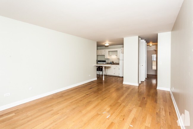 Building Photo - 607 W Wrightwood Ave