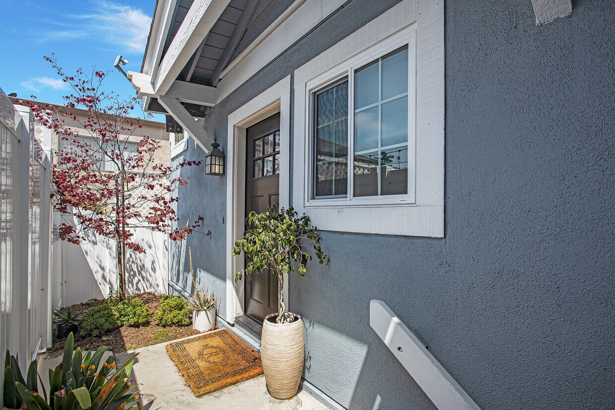 2221 Saybrook Ln Unit 2221, Costa Mesa, CA 92627 Condo for Rent in