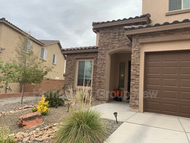 Building Photo - 819 Mesa Roja Trail NE