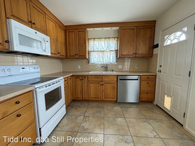 Building Photo - 3 br, 2 bath House - 1024 Montana Street