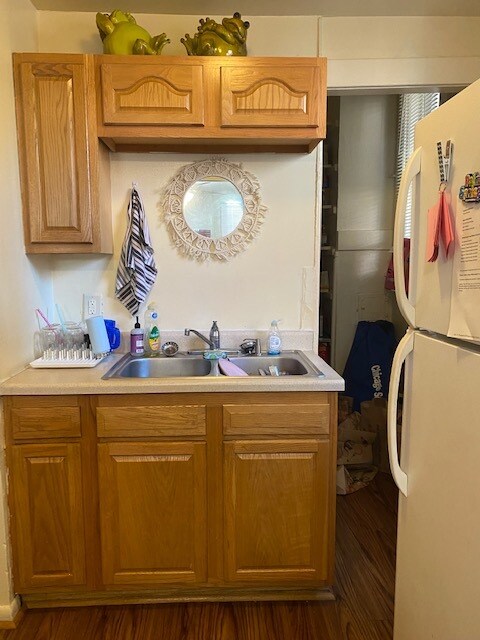 Foto principal - 1720 W Kilbourn Ave