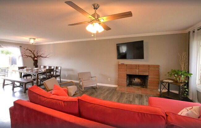 Building Photo - 1631 E Banyan Ct