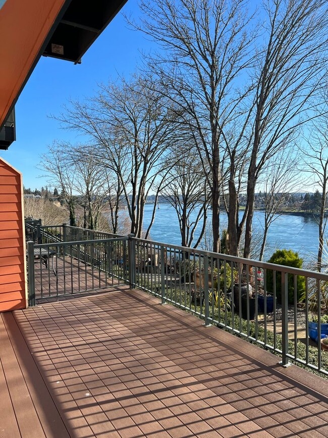 Photo - Townhome in Bremerton with beautiful view.