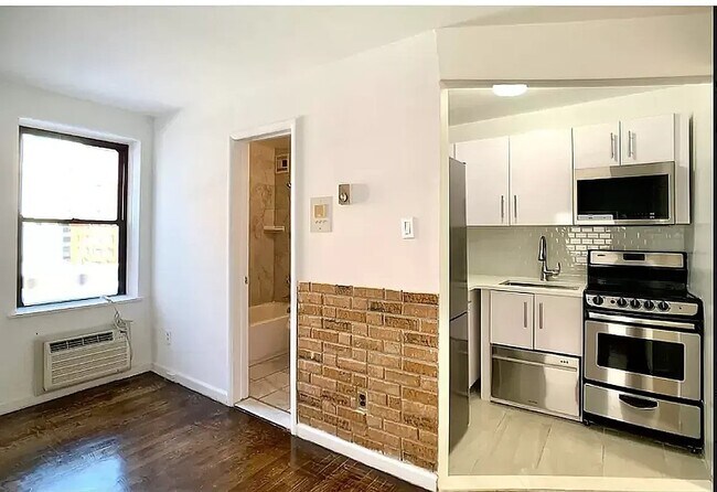 Building Photo - 1220 Lexington Ave