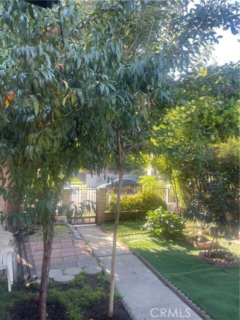 Foto del edificio - 8766 Tilden Ave