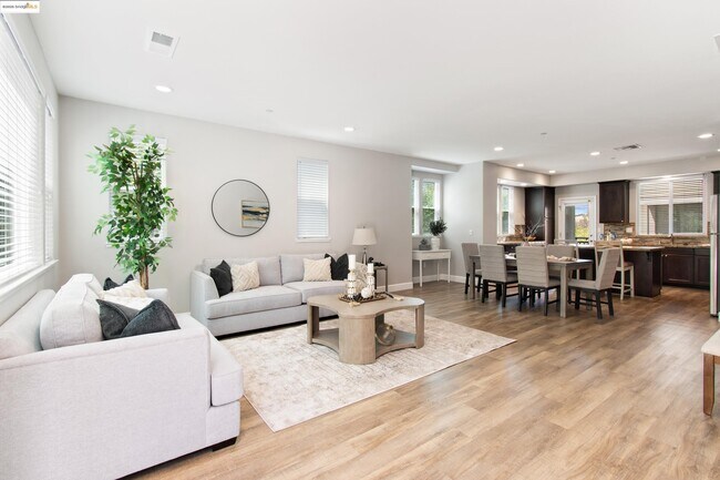 Foto del edificio - 701 Tierney Pl