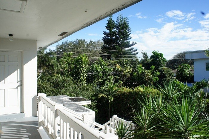 Primary Photo - Renovated 2 Bedroom Apartment in Cooper City