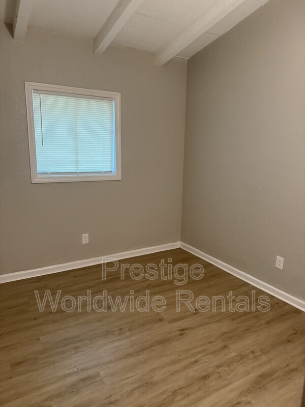 Foto del edificio - 4549 Sims St