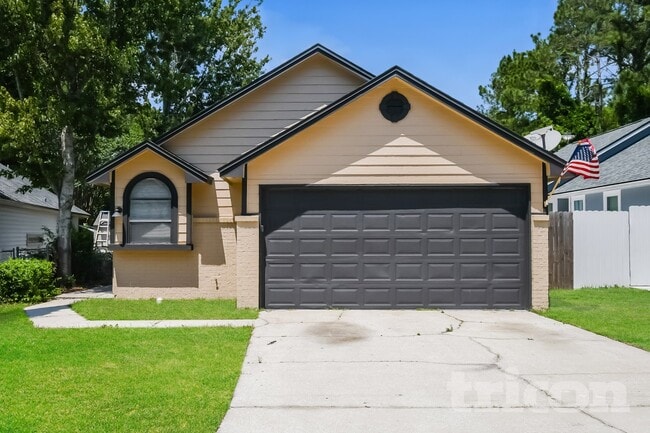 Building Photo - 1313 Independence Dr