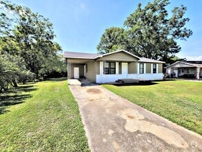Building Photo - 116 Blueberry Ln SW