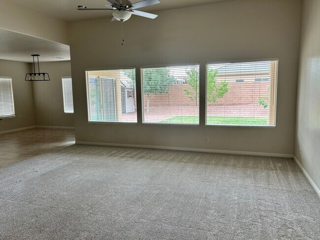 Foto del edificio - Spacious Single-Level Living in St. George!