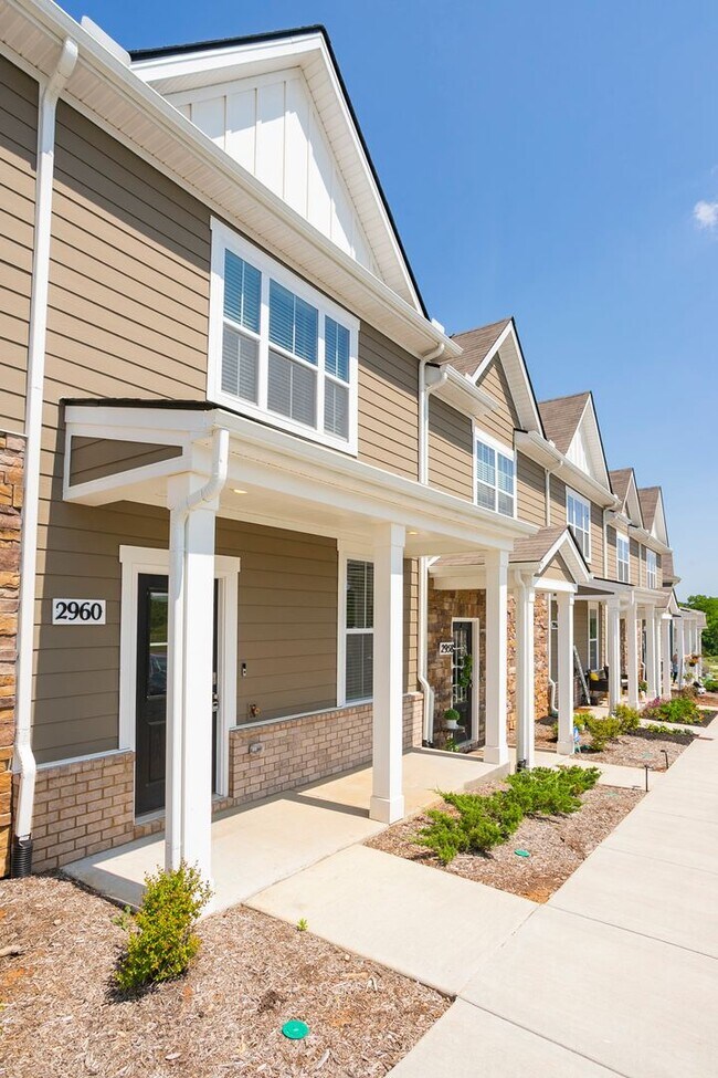 Building Photo - Adorable 3Bed 2&1/2 Bath Apartment