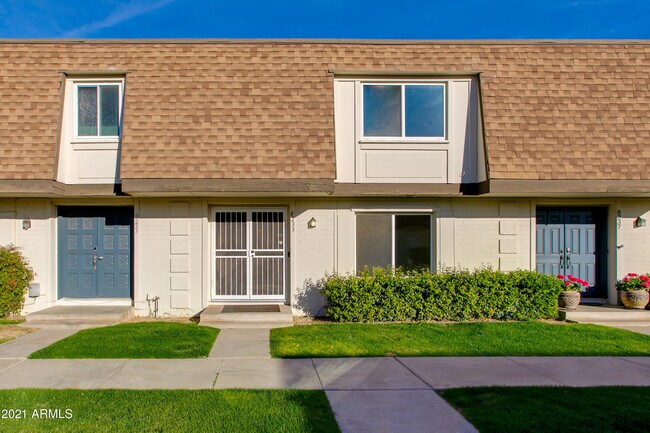 Building Photo - 8235 E Orange Blossom Ln