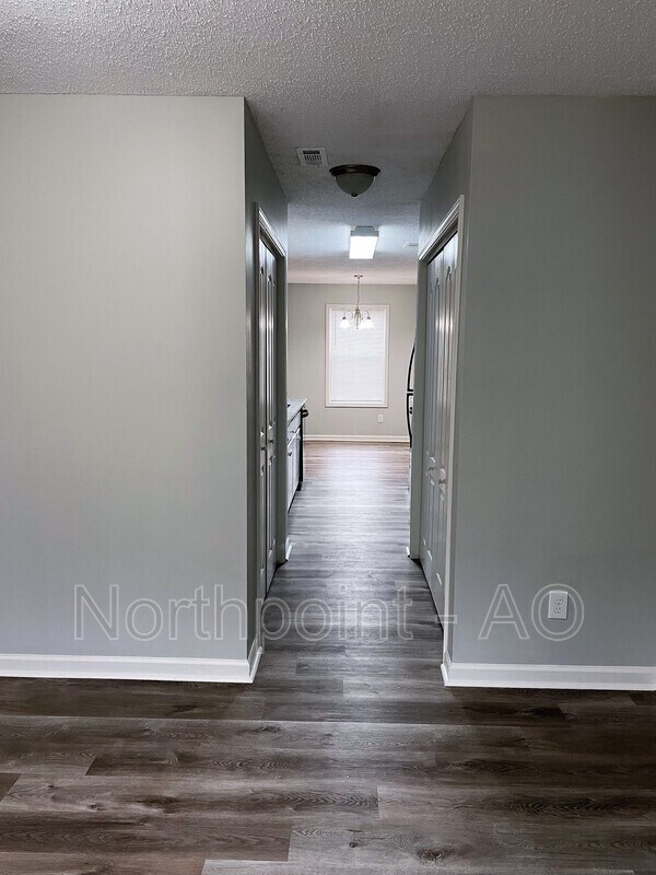 Foto del edificio - 8573 Thomas Rd