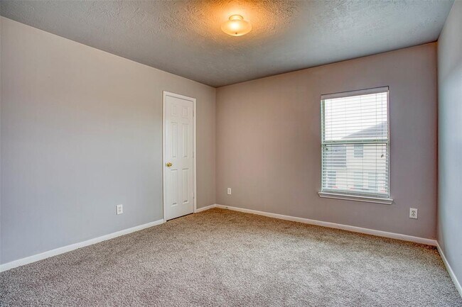 Building Photo - 25127 Florina Ranch Dr
