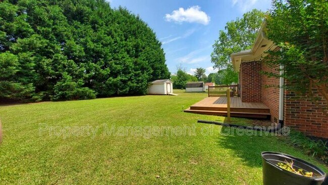 Building Photo - 227 Highland Rd