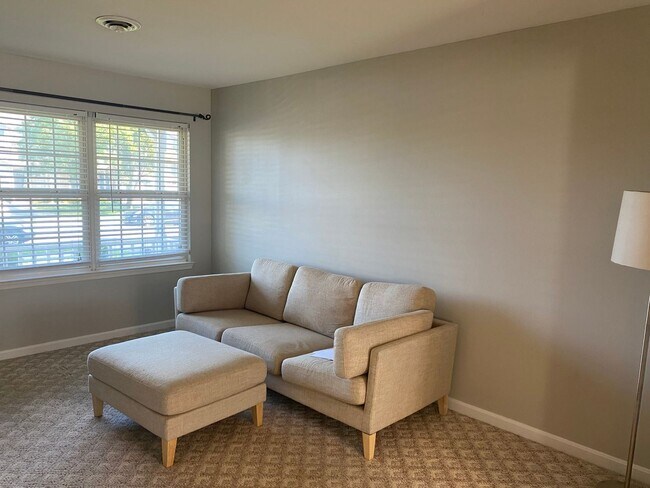 Foto del edificio - 3 br, 2 bath House - 2878 ROBIN ROAD