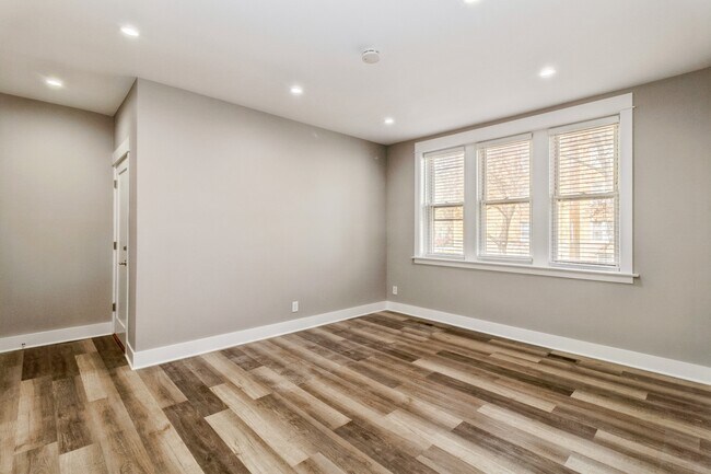 Building Photo - 4707 N Kasson Ave