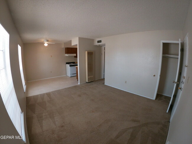 Building Photo - 1905 Karen Sue Pl