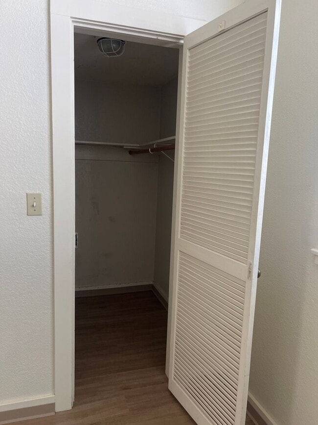 Building Photo - 588 Meriwether