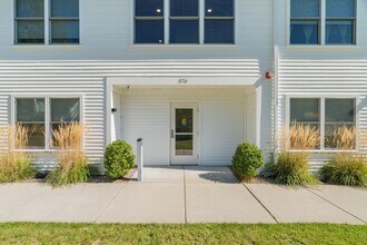 Building Photo - 574-576 State St