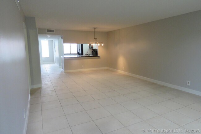 Foto del edificio - 193 Lakeview Dr