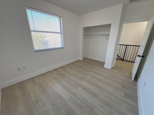 Foto del edificio - 720 NW 61st St