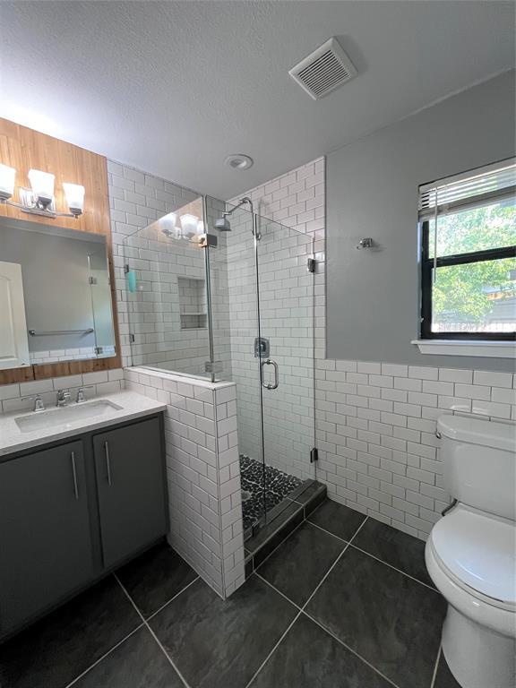 Foto del edificio - 504 Clover Ct
