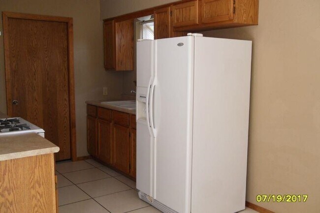Foto del edificio - 1441 NW Great Plains Blvd