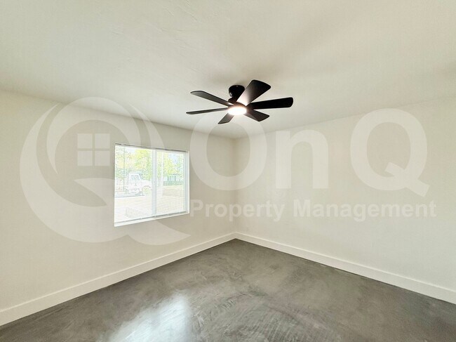 Building Photo - 4020 N 33rd St
