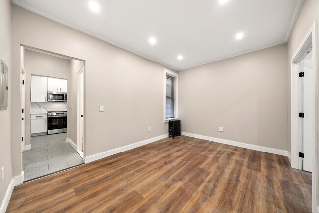 Foto del edificio - 219 Mallory Ave